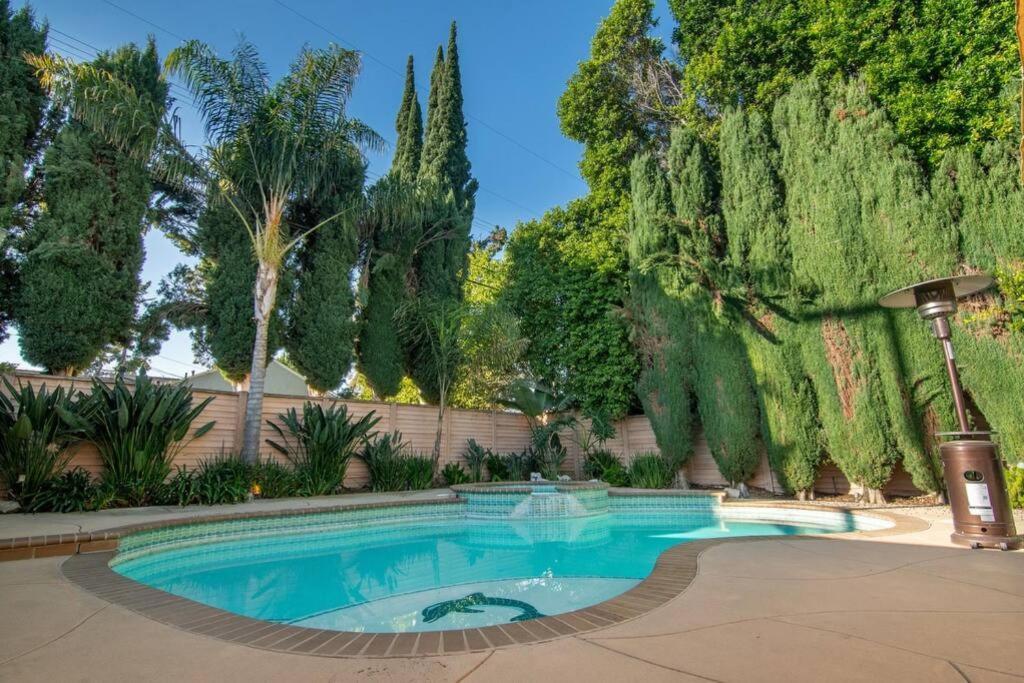 Large Home With Pool + Jacuzzi Los Angeles Exterior photo